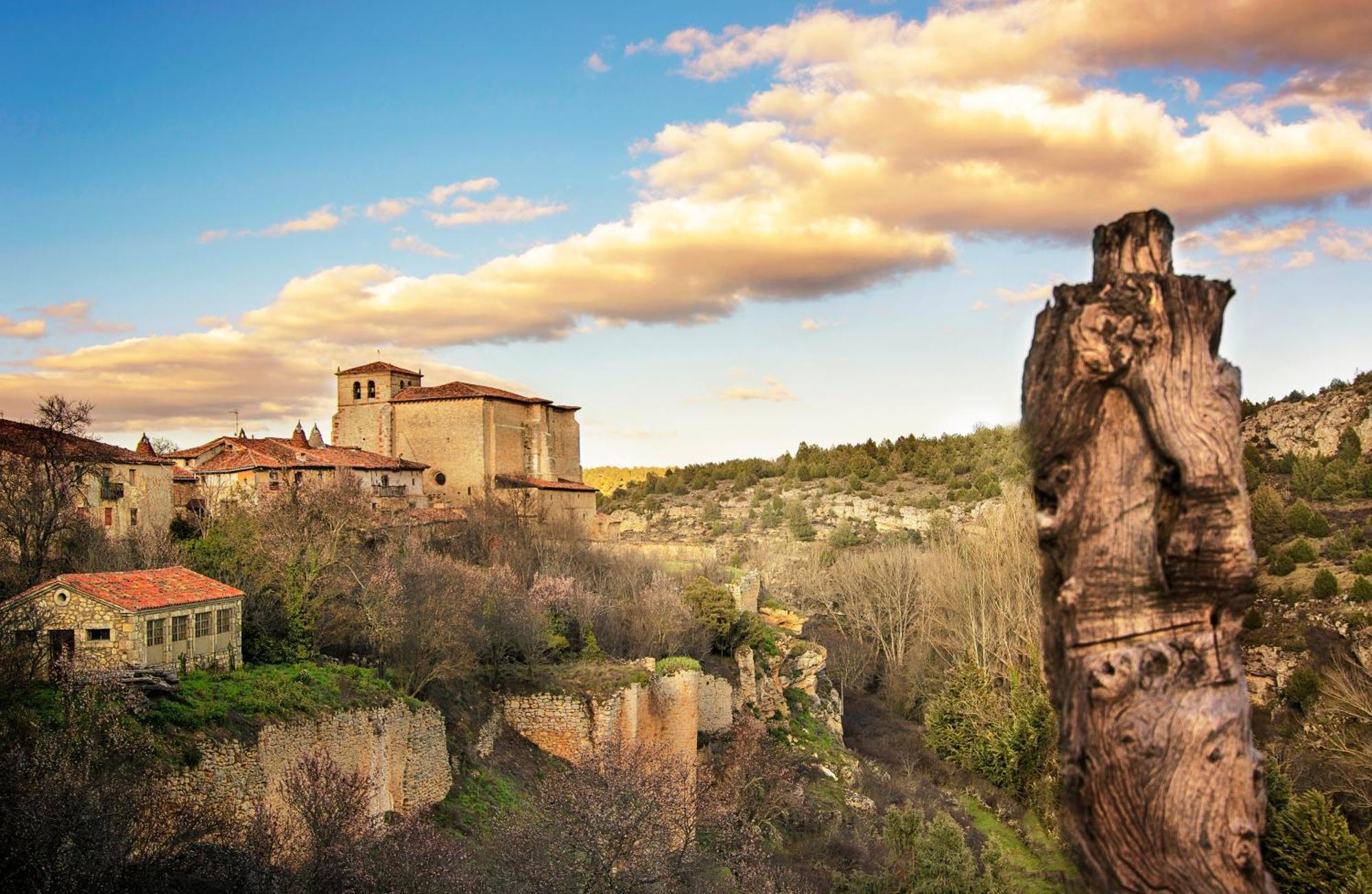 El Mirador De Almanzor Guest House Calatanazor Exterior photo