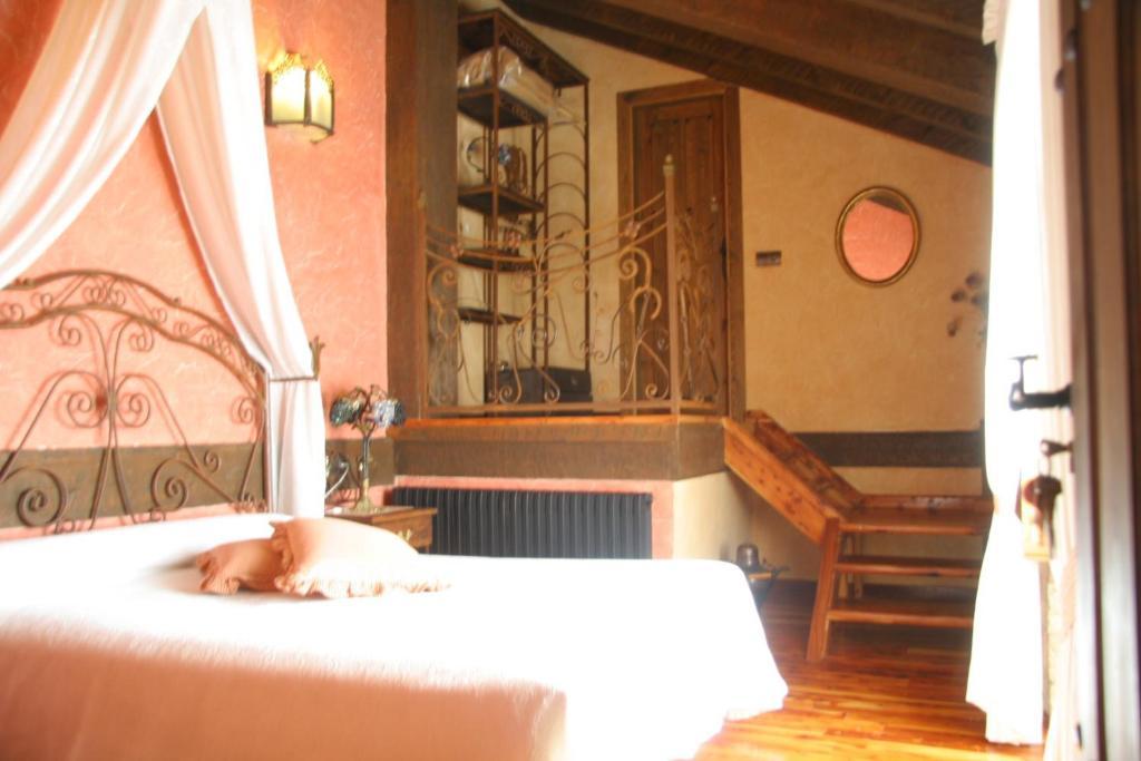 El Mirador De Almanzor Guest House Calatanazor Room photo