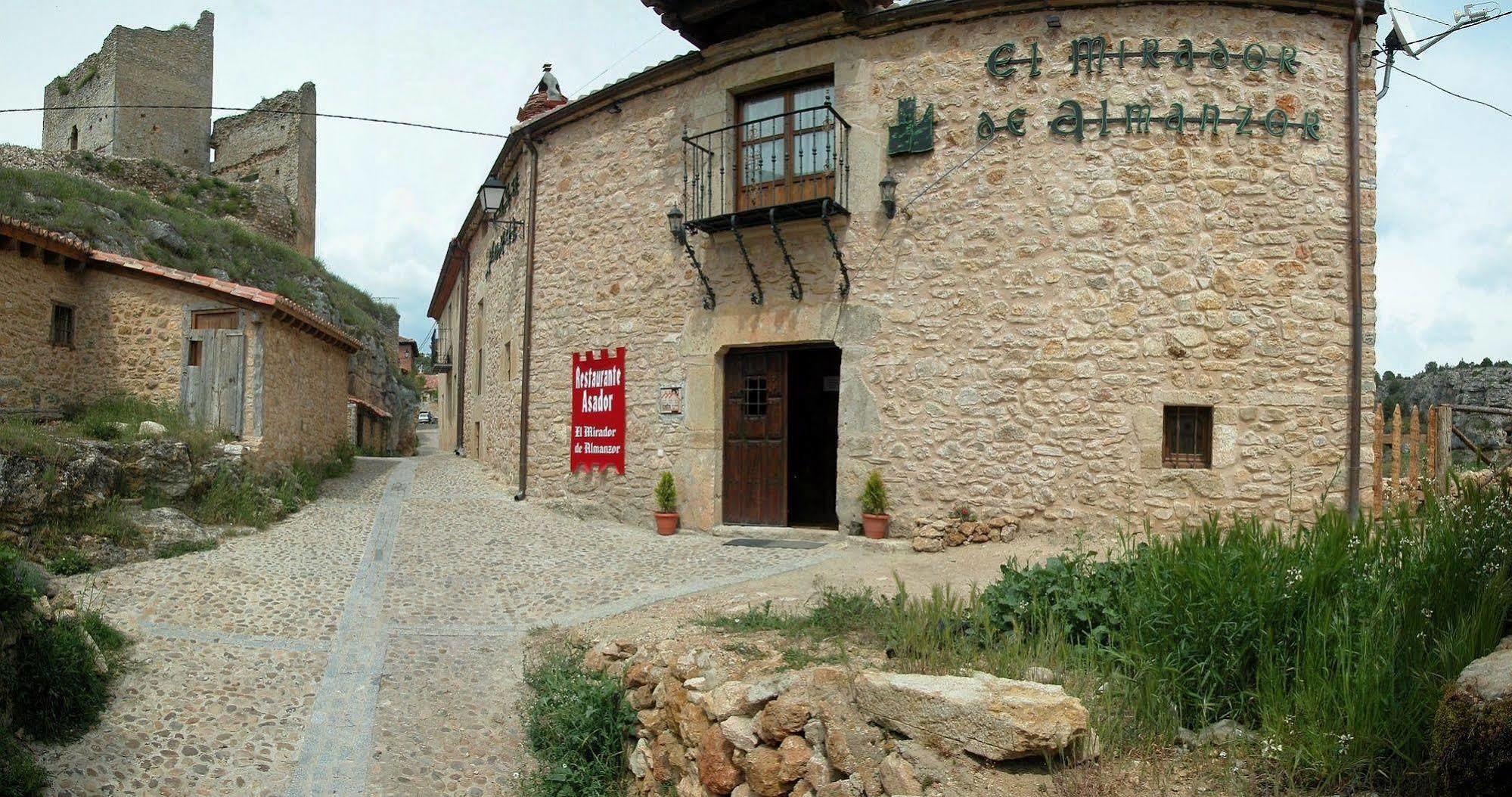 El Mirador De Almanzor Guest House Calatanazor Exterior photo